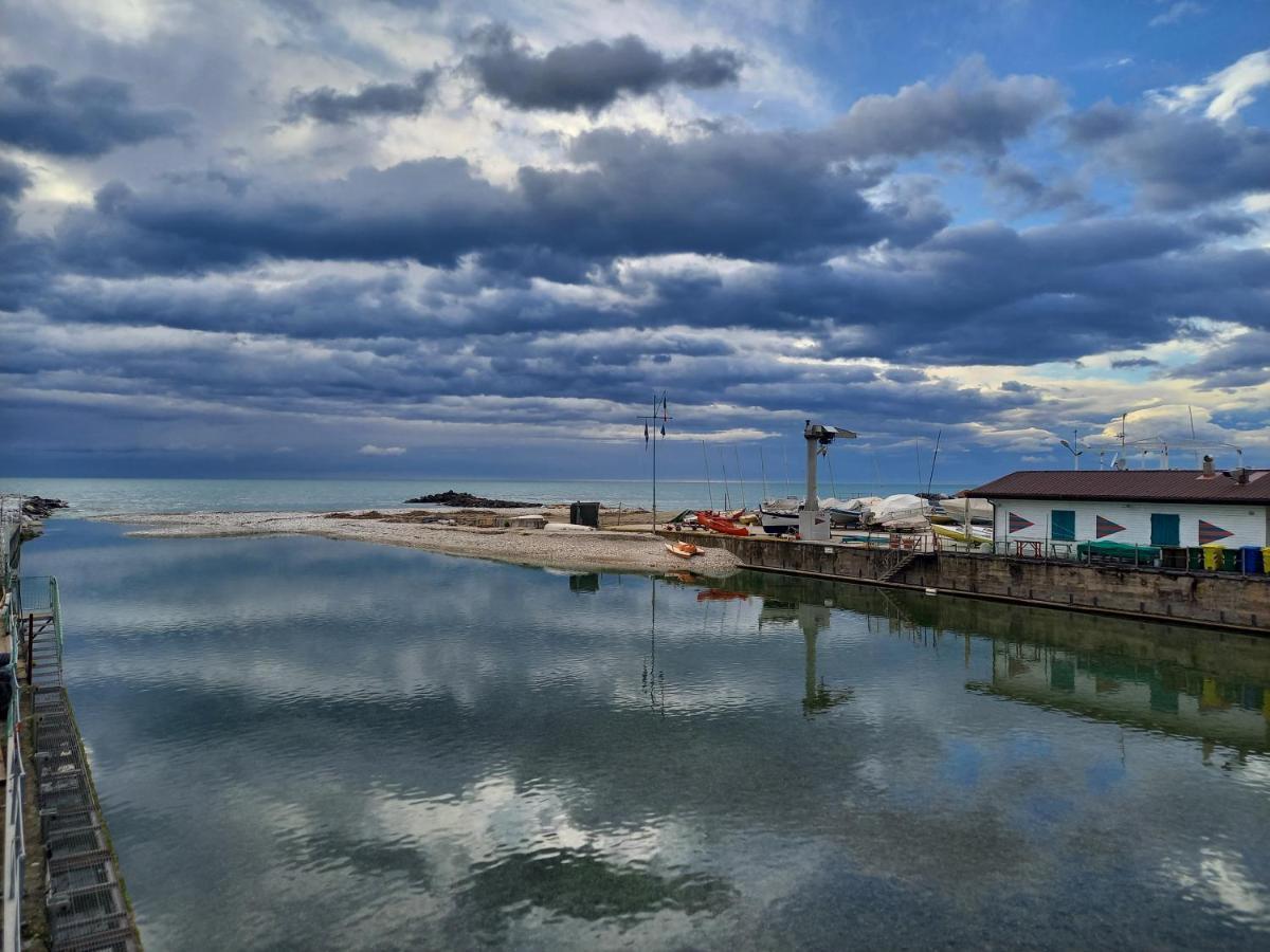 Bilocale Climatizzato A 850M Dalla Spiaggia Casa Katia Marina di Massa Buitenkant foto